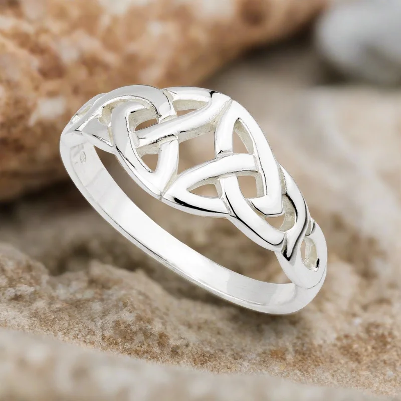 Artisan craft ring-Sterling Silver Trinity Knot Ring